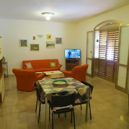 Dandi's House * Avola